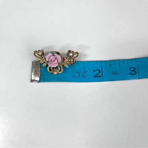 Pink  Rose and Gold Pin Vintage - Picture 3 of 3
